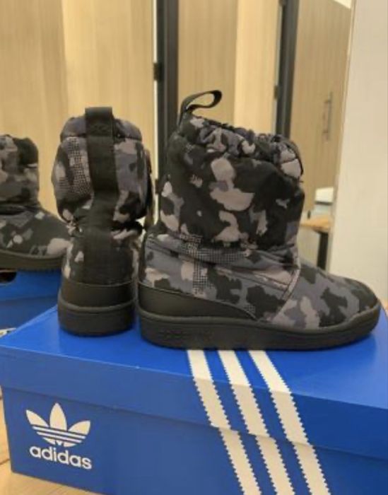 Утепленные сапоги Адидас