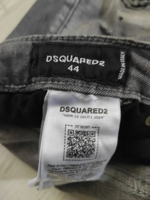 Dsquared2 Frare, Paint Splash, Cool Guy

Jeans | Size 44 || Original