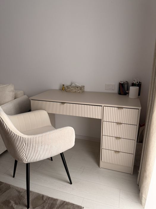 Birou bej cu auriu ,nou mdf