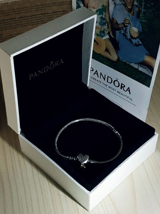 Pandora braclet kumush 925 proba,qizlar uchun ideal sovg'a

Qizla