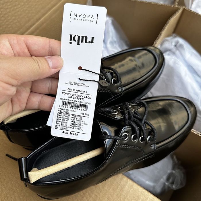 Новые ботинки