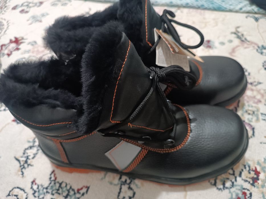 Зимний ботинка продам новый