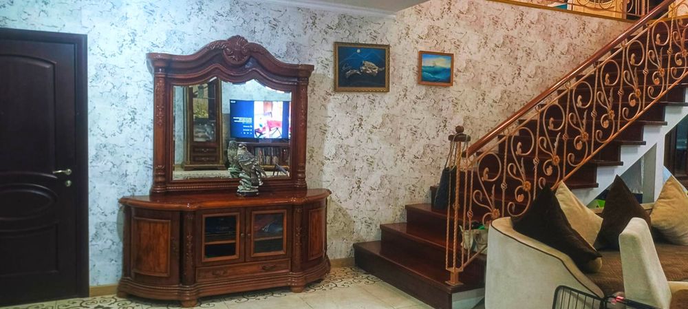 Продам дом, с большой территорией и садом