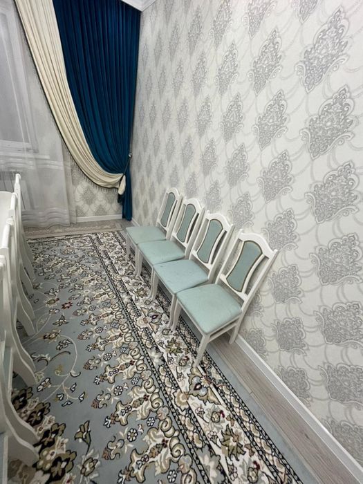 Продам стол с стульями 20 штук