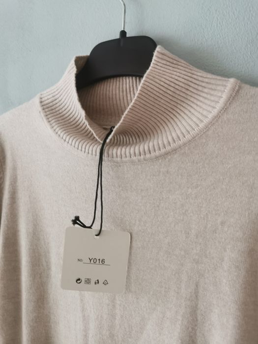 Bluză pe gât elegantă nouă