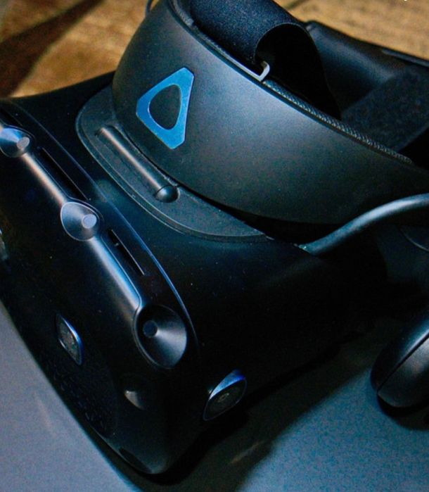 HTC Vive Cosmos Elite VR Headset