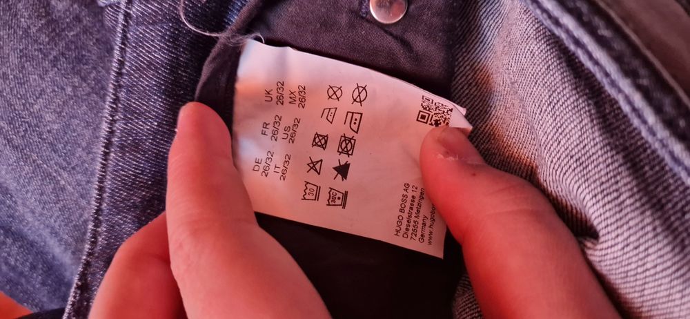 Blugi Hugo boss câteva purtări