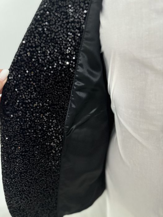 Sacou ZARA cu Paiete Negre – Stare Impecabilă (Elegant / Party)