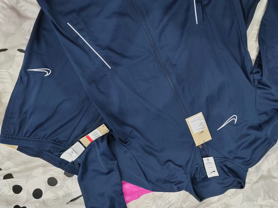 Нови екипи nike L и XL размер
