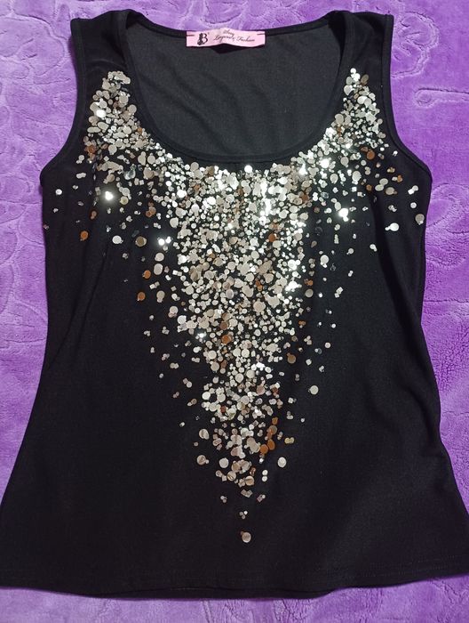 Maiou negru cu paiete strălucitoare