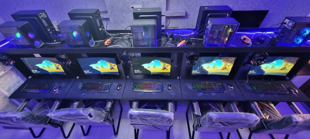 Game Club uchun 10ta igravoy kompyutrlar Sotilad Stol stulari bn