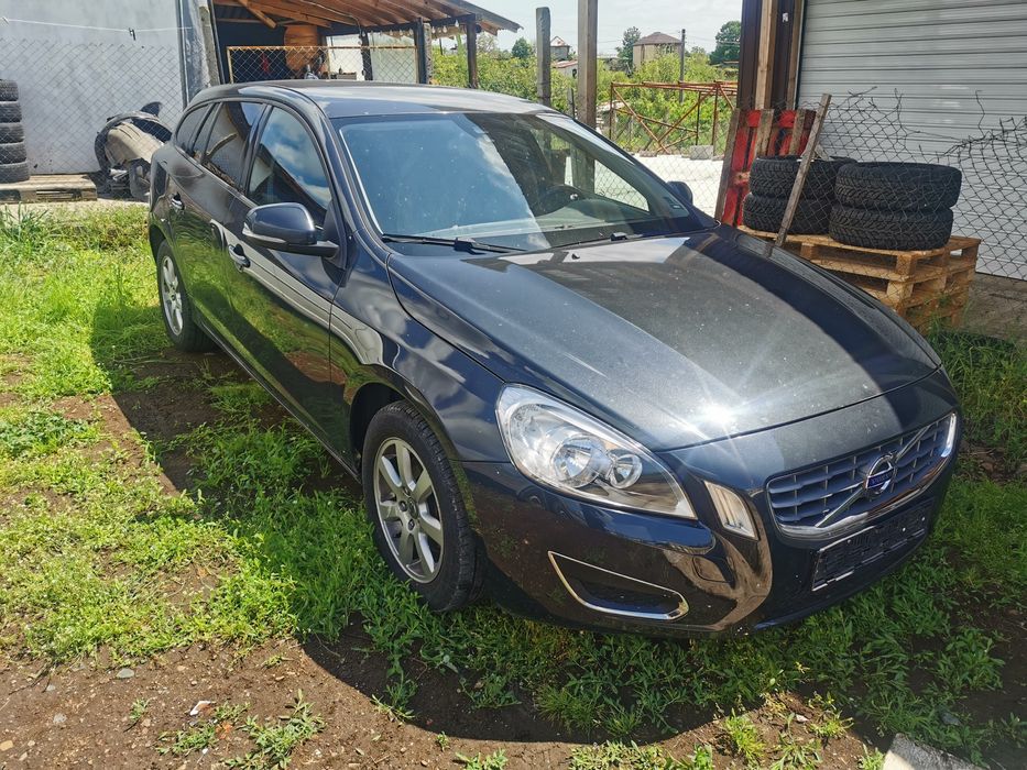 Волво V60 На части
