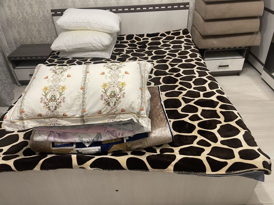 Спальный гарнитур