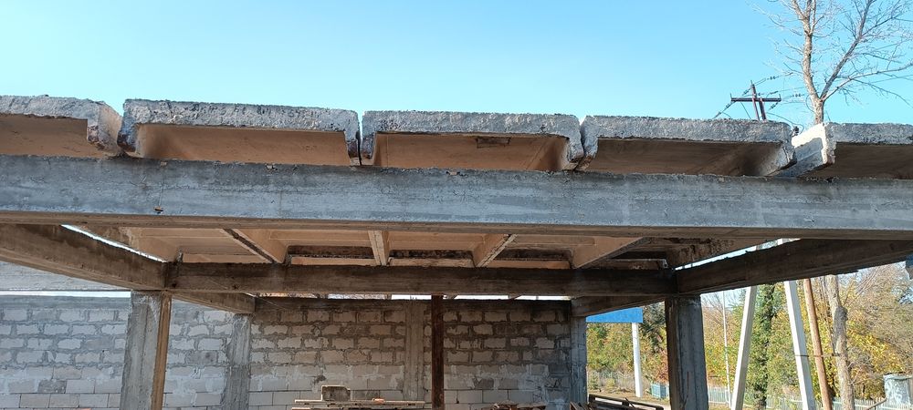 Продам плиты перекрытия 10 штук