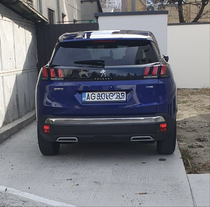 Vând Peugeot 3008