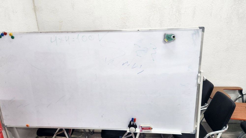 Стулья и доска для  комплект