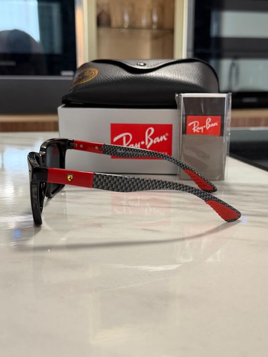 Ochelari de soare Ray-Ban Scuderia Ferrari RB8343 Carbon Red Polarized – NOI