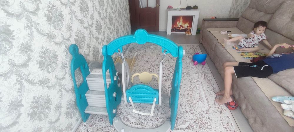 Детская горка с качелей