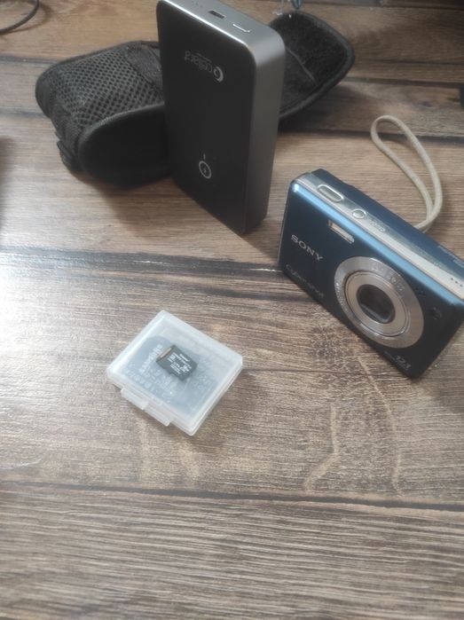 aparat foto Sony. Antene  TV satelit aparat radio