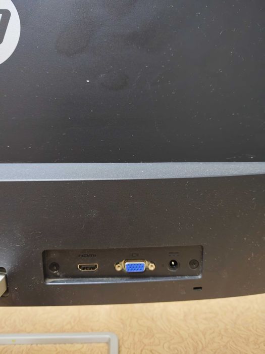 Монитор HP 23.5 дюймовый.