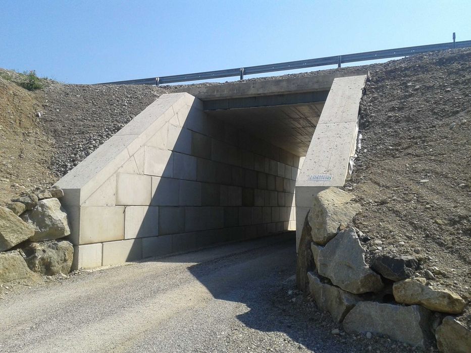 Голям бетонен БЛОК за Подпорна стена "LEGO" плътни блокове ЛЕГО