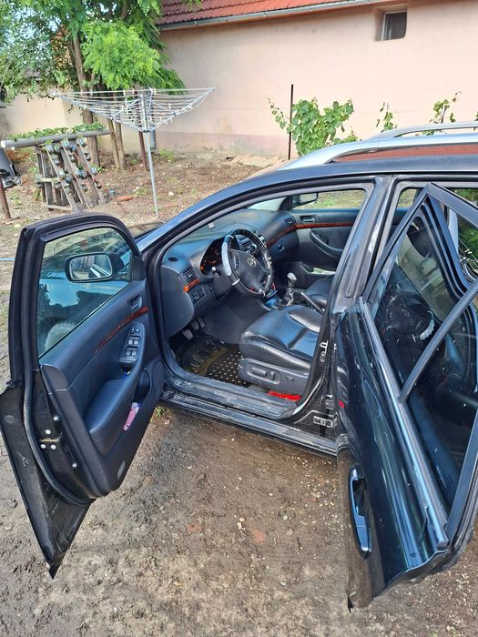 Vând Toyota Avenssis din 2009,motor 2.2 ăn stare perfectă de funcționare preț 1500 euro.