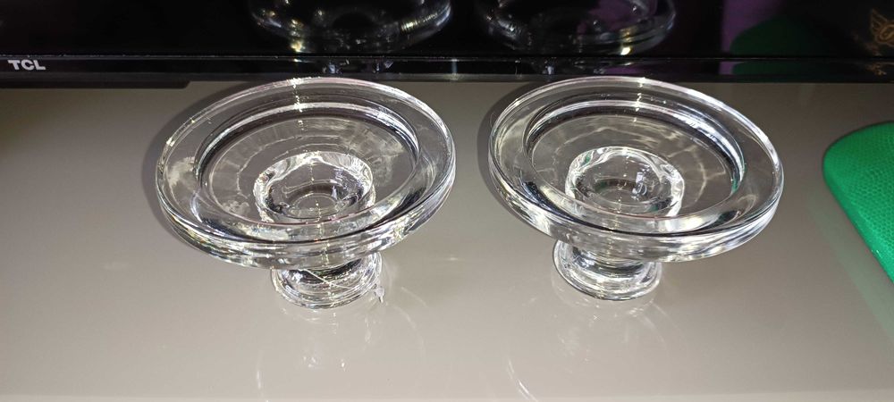 Комплект от два стъклени свещника