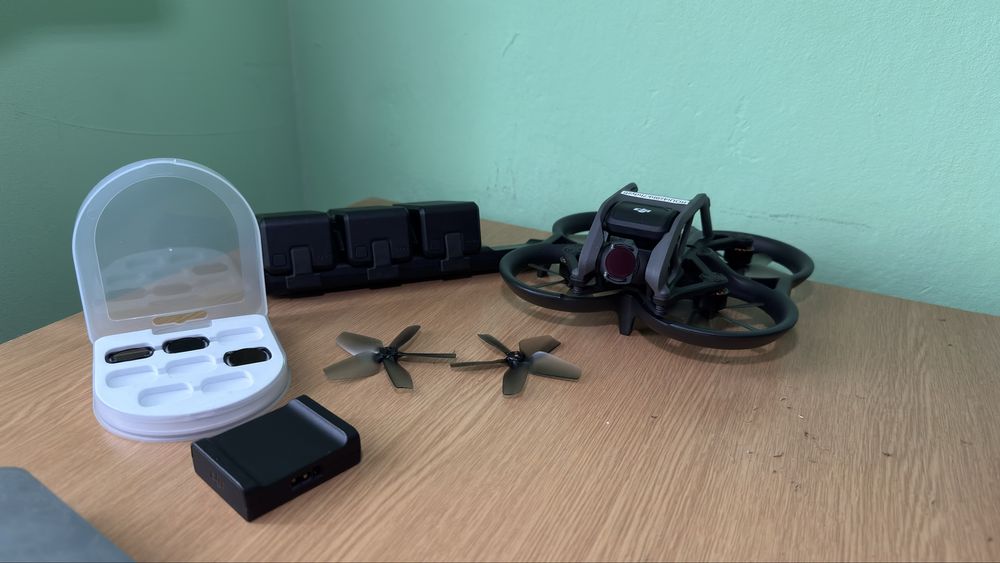 DJI Avata + DJI Goggles Integra + Accesorii – Pachet complet FPV