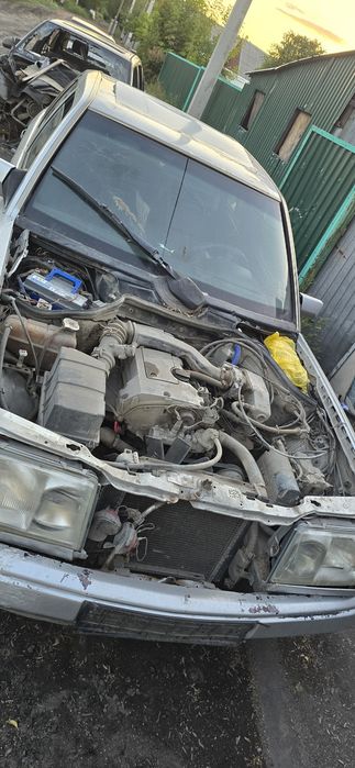 В продаже запчасти на мерседес 124