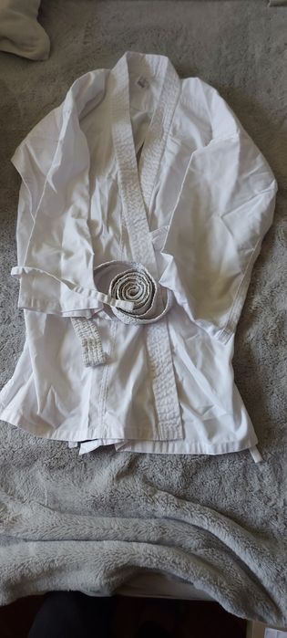 Горно за карате 150 см с бял колан