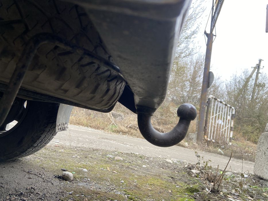 Продам фаркоп для delica кирпич