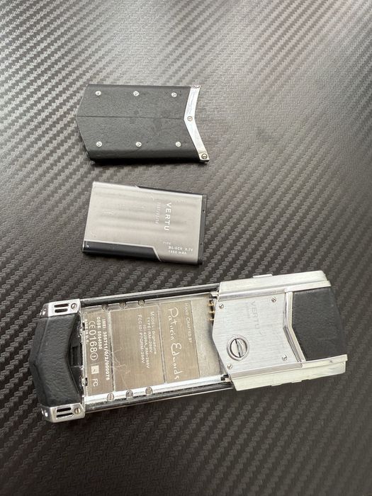 Vertu Signature V