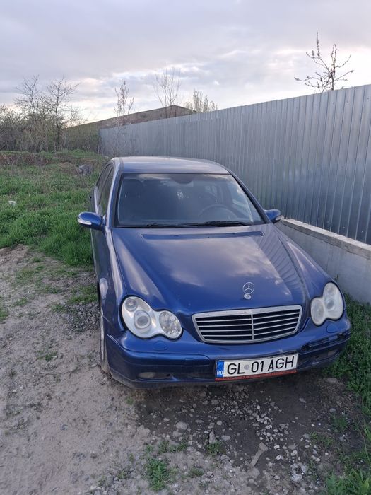 Vând Mercedes C220