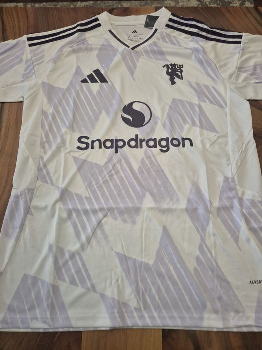 Новите тениски на Манчестър Юнайтед