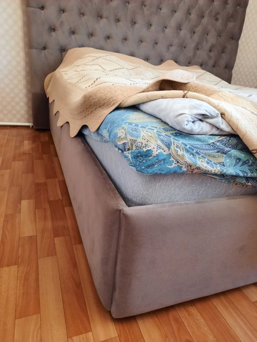 Кровать в спальню