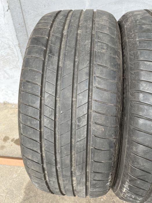 2 бр. летни гуми 235/45/18 Bridgestone DOT 1020 5 mm