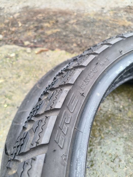 IRC SN23 URBAN SNOW
 100/80/17. Dot 1022.
Перфектно състояние на 95%.