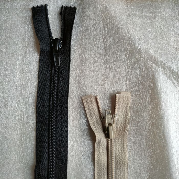 Vând ieftin fermoare