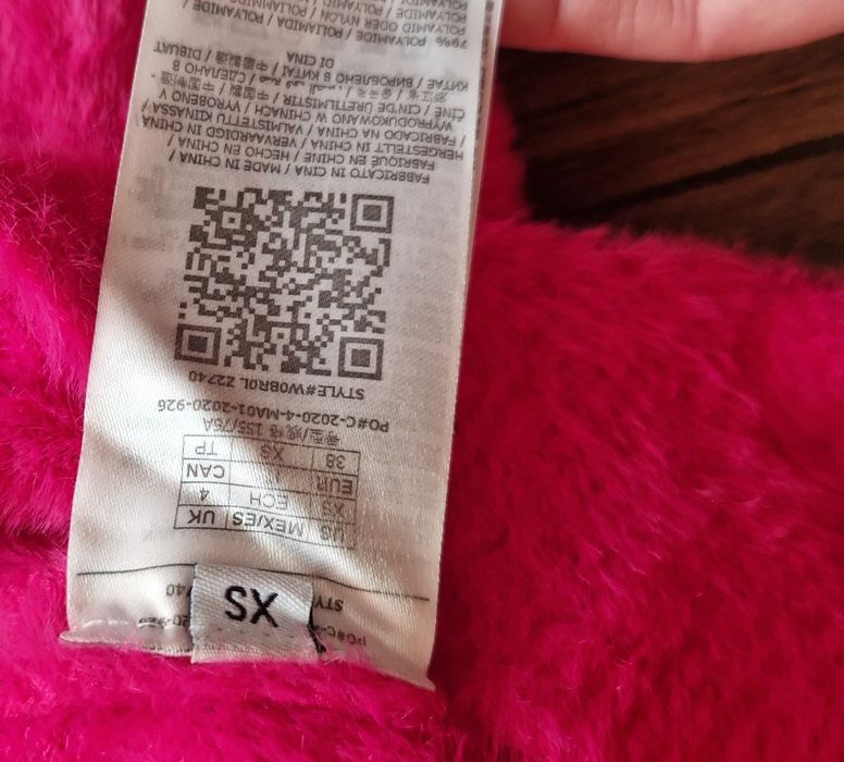 Пухкав пуловер Guess, тренчкот-сако на Desiqual