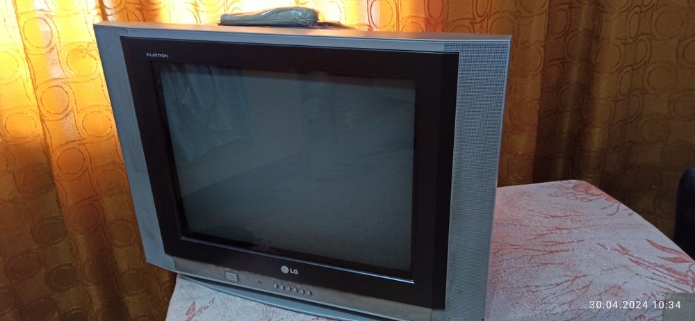 Телевизор LG, диоганаль 52см