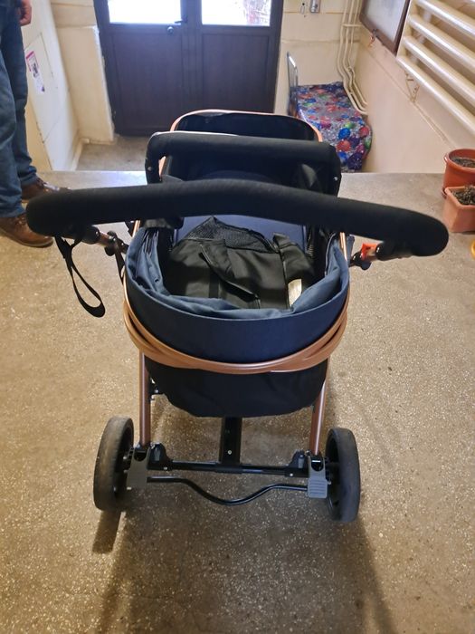 Vand carut  bebe landou