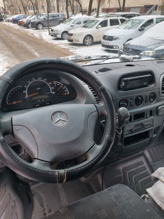 Mașina Mecedes spireter