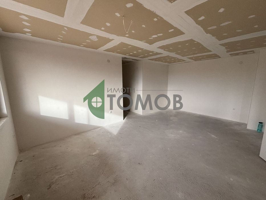 Топъл и просторен тристаен апартамент в кв. Самара 3