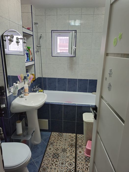 Vand apartament 2 camere zona Calea Dumbravii