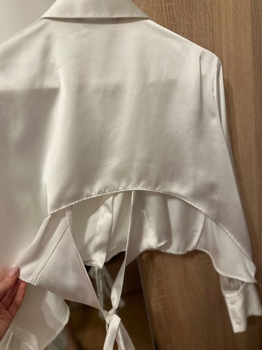 Бяла риза Zara с ефектен гръб