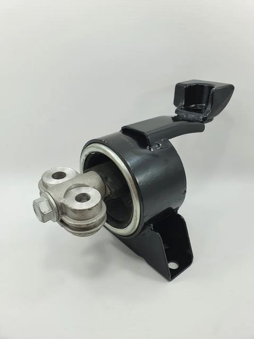 Подушка мотора Malibu Captiva Cobalt Lacetti Gentra