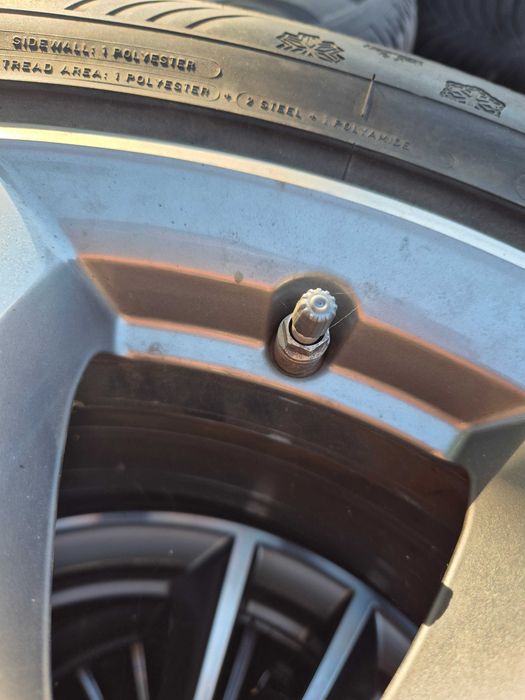Roti Jante Anvelope IARNA - 225/55/17  OEM BMW SERIA 5 G30 RFT Senzori