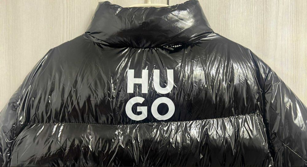 Geaca Hugo Boss 450//NOUA