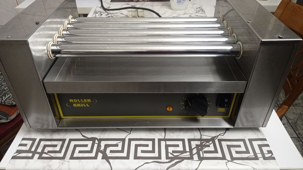Rolller grill pentru hot-dog