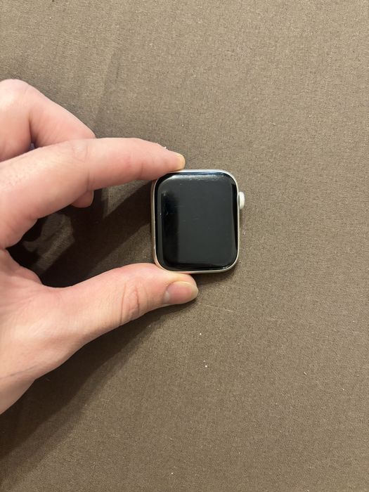 Продам apple watch SE 2 поколения